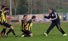 Momento da acci�n que lle custou a vermella a Sierra. 