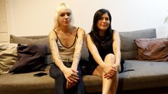Eris y Paola comparten un peque�o �tico en el casco hist�rico compostelano