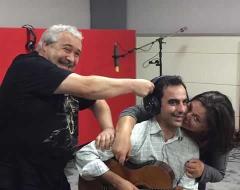 Mar�a, con el guitarrista Miguel Gon�alves y Fernando Campos. 