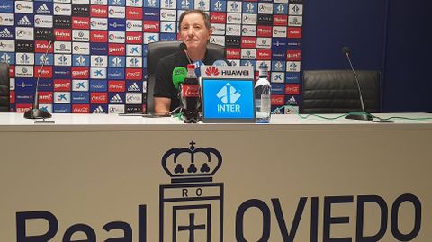 Anquela Real Oviedo Horizontal.Anquela durante la rueda de prensa de hoy