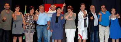 El grupo de adultos de la Escuela de Teatro de Cee, que dirige Artur Trillo, present� la comedia �Mala hostia!�.