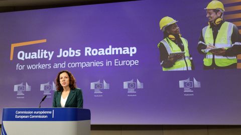 Roxana Minzatu, vicepresidenta ejecutiva de la Comisi�n Europea para Derechos Sociales y Capacidades y Empleo de Calidad, durante la presentaci�n de la hoja de ruta para el empleo de calidad en Europa.