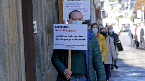 Manifestaci�n de hosteleros y comerciantes de Caldas por las medidas anti Covid