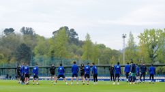 Los jugadores del Oviedo, en El Requex�n