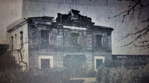 Edificio de la antigua c�rcel del partido judicial, en A Pinguela, cuando ya estaba vac�a