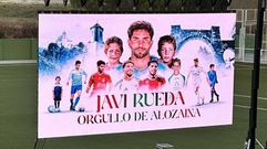 Mural dedicado a Javi Rueda en el campo de f�tbol de Alozaina, que lleva su nombre.