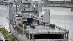 El buque norteamericano en la base de A Gra�a