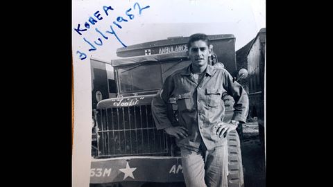 El astur-americano Luis Entrialgo sirvi� en la guerra de Corea en una unidad sanitaria MASH, que populariz� una serie de televisi�n