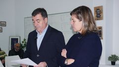 Rom�n Rodr�guez, junto a la portavoz municipal del PP de Betanzos, Cecilia V�zquez