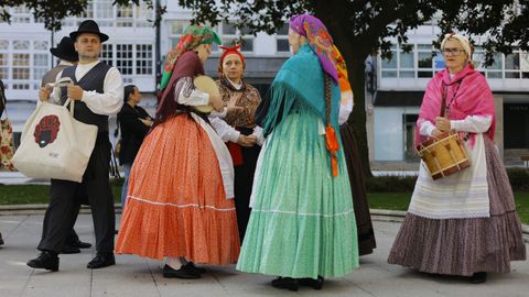 Foliada en M�ndez N��ez dentro da programaci�n das Letras Galegas. Actuaron Xacarandaina e Son d?aqu�