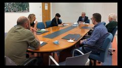
Una reuni�n informativa sobre el plan Reactiva entre el alcalde y representantes de varios sectores econ�micos locales