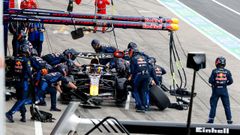 El equipo Red Bull, trabajando en uno de sus monoplazas
