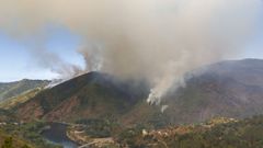 Imagen del incendio en Abrence (Lugo) del pasado mes de agosto.