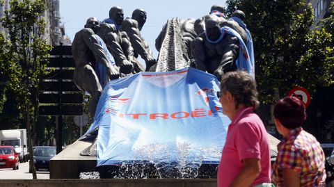 En el 2013 la camiseta celeste decoró algunos símbolos de la ciudad de Vigo