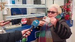 Anadela N��ez, una de las agraciadas con el tercer premio