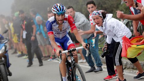 El franc�s Thibaut Pinot (Groupama FDJ) en los �ltimos metros de la decimoquinta etapa de la Vuelta 2018. ARCHIVO