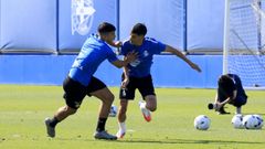 Diego Villares y Samu Fern&aacute;ndez, durante un entrenamiento del Deportivo en Abegondo
