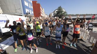 Instantes previos a la salida de la 10K, con el que ser�a el ganador (dorsal n�m, 57) al frente