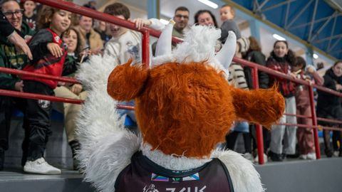 Xinzo vivi� un s�bado destinado a los ni�os y al baloncesto