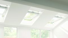 En una imagen de archivo, ventanas tipo Velux en un inmueble.