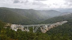 La estructura terminada del viaducto de Teixeiras