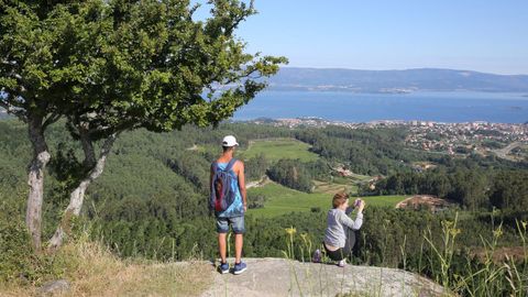 Mount Lobeira viewpoint, in Vilanova.