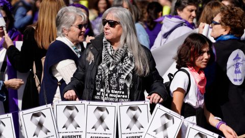 Vista de la manifestaci�n convocada por el movimiento �Asturies Feminista 8M��con motivo del D�a Internacional de la Mujer bajo el lema �Ni la tierra ni las mujeres somos territorio de conquista�