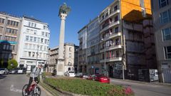 El monumento de Santo Domingo, con el �guila sobre una columna, recuerda el origen romano de Lugo