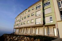 El inmueble, de 34 pisos se ubica, seg�n la APLU, en suelo r�stico con especial protecci�n de Costas. 