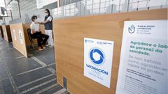 En el recinto ferial de Pontevedra se sigue vacunando a personas de 40 a 49 a�os, en su mayor�a con el suero de Pfizer