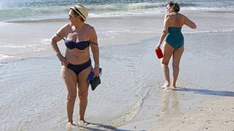 Ba�istas en la playa de Silgar, Sanxenxo