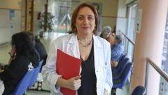 E la imagen de archivo, Emma Caballero, en el centro de salud de Fene