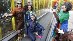 Las rampas de Gran V�a en Vigo lucieron como una pasarela de moda con La Canalla. 