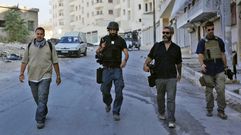 De derecha a izquierda: James Foley (decapitado por el Estado Isl�mico en agosto del a�o pasado), Zac Baillie, el premio Pulitzer Manu Brabo y Antonio Pampliega (actualmente desaparecido en Siria)