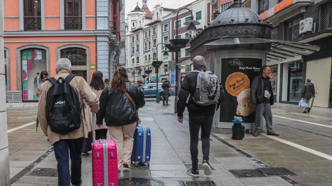 Turistas en el centro de Oviedo
