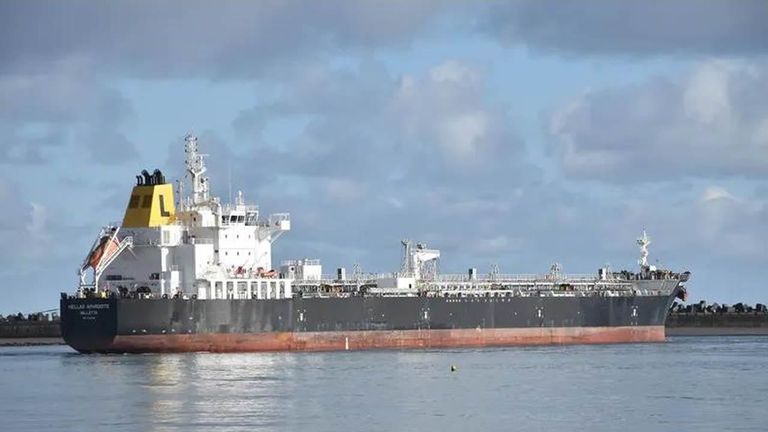 Hellas Aphrodite, buque tanque de 183 metros de eslora con bandera de Malta, atacado por piratas frente a la costa de Somalia entre el 5 y el 6 de noviembre