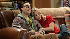 Johnny Galecki y Kaley Cuoco se conocieron haciendo de pareja en The Big Bang Theory y llevaron su relacin a la vida real. Hace poco decidieron que seran solo amigos.