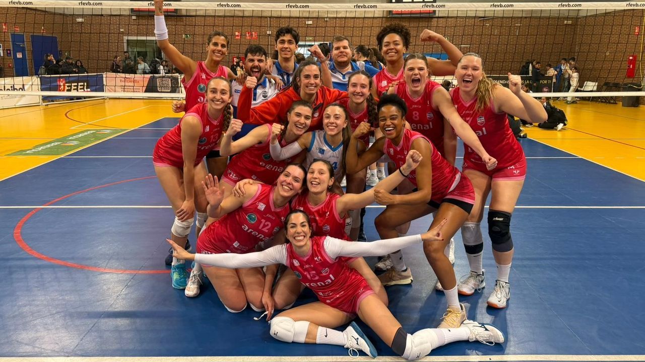 El Arenal Emevé femenino gana en Alcobendas y enlazará su séptimo curso en la élite del voleibol