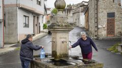 Lo habitual en Maside es que los vecinos recurran a las fuentes de los diferentes ncleos, como esta de Dacn
