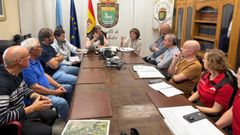 Reuni�n en el Concello de Cualedro de la directora xeral de Planificaci�n Forestal, Luisa Pi�eiro, con el alcalde y representantes de las comunidades de montes en mancom�n.