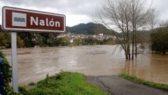 El ro Naln fuera de su cauce a su paso por Pravia en una imagen de archivo