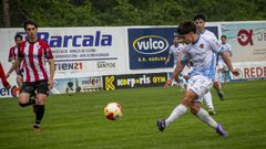 Yago firm� tres de los seis goles del Boiro ante el Arteixo.