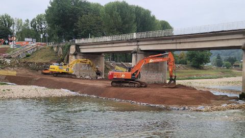 Ampliacion del puente Emilio Llamedo, en Arriondas
