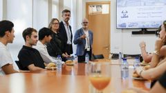 Carmen Sampayo, Justo Sierra y Jes�s V�zquez, con los estudiantes