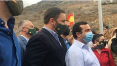 El presidente de Vox, Santiago Abascal, a su llegada a la manifestaci�n 'Salvemos el turismo' celebrada en Puerto Rico (Gran Canaria)