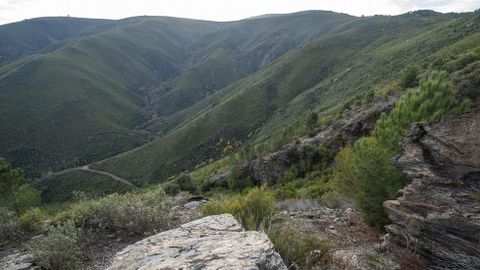 La mina del Burato do Lobo consiste en un gran socavón abierto en una ladera abrupta
