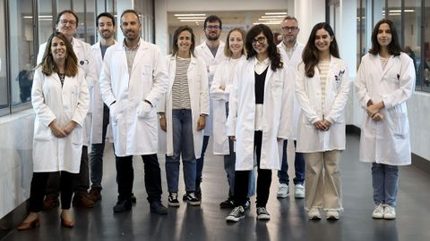 Parte del equipo de innovación del servicio de Farmacia del CHUS, esta semana tras recibir su tercer galardón nacional de manera consecutiva
