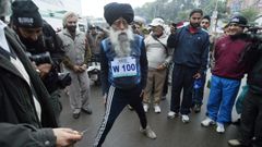 Fauja Singh, en una carrera celebrada en el 2012