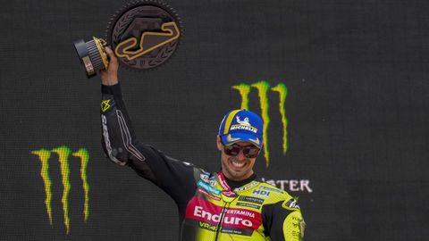 Di Giannantonio, con el trofeo de campe�n del Gran Premio de Catalunya