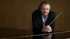 St�phane Den�ve, director de orquesta